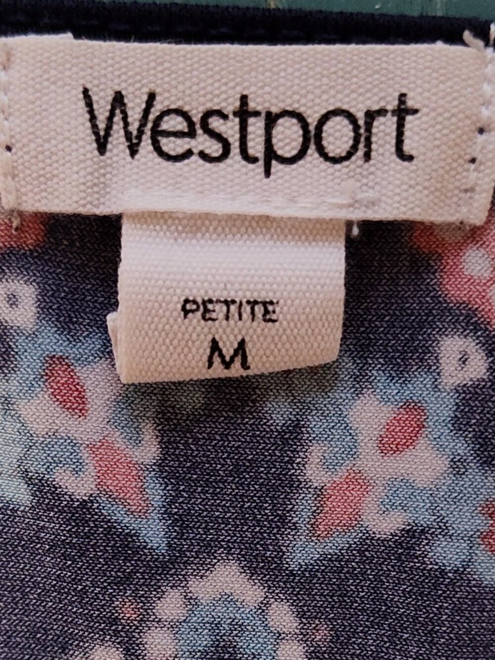 Women's Westport Rhinestone Accent Tank Top Handkerchief Hem Size Medium Petite - Picture 4 of 4